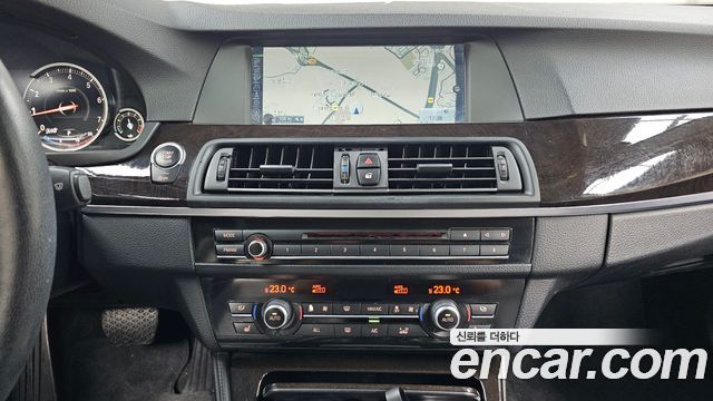 BMW 5-Series 2013 — photo 19