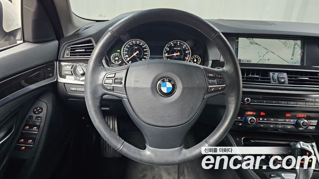 BMW 5-Series 2013 — photo 20