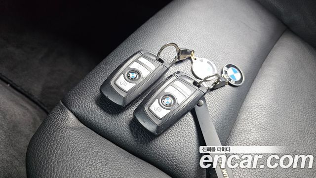 BMW 5-Series 2013 — photo 22