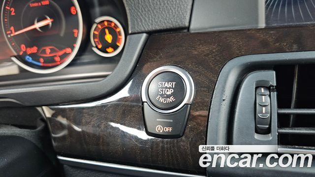 BMW 5-Series 2013 — photo 26