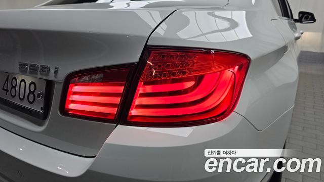 BMW 5-Series 2013 — photo 9