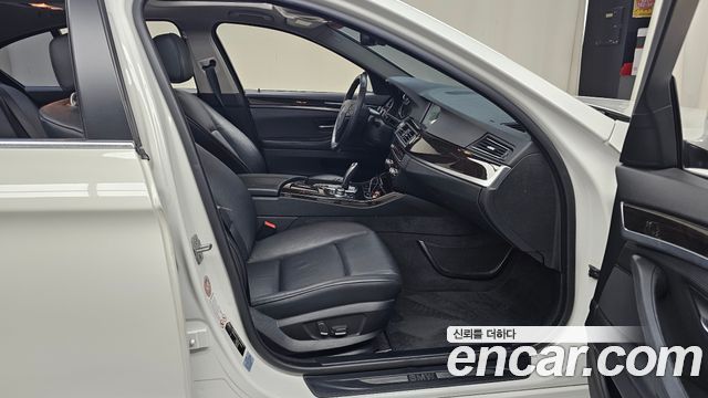 BMW 5-Series 2013 — photo 16