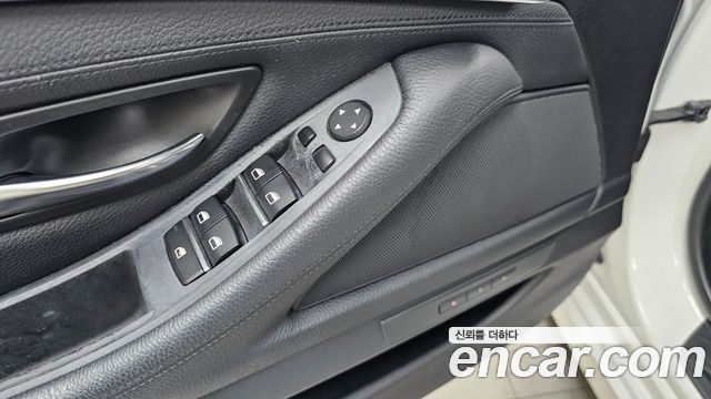 BMW 5-Series 2013 — photo 28