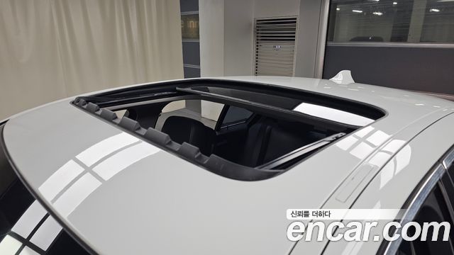 BMW 5-Series 2013 — photo 29