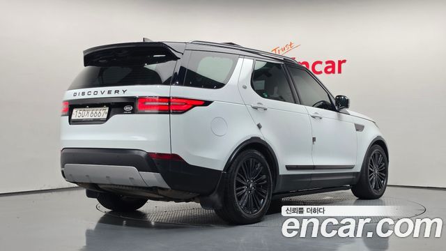 Land Rover Discovery 2019 — photo 2