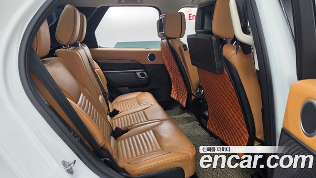 Land Rover Discovery 2019 — photo 12