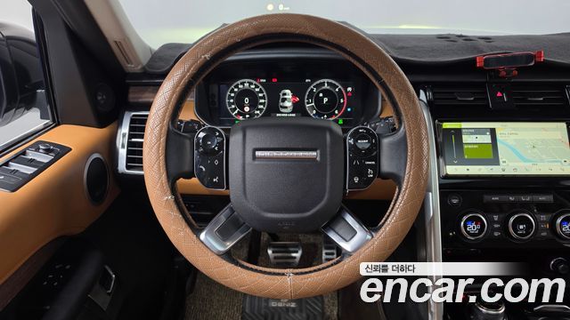 Land Rover Discovery 2019 — photo 13