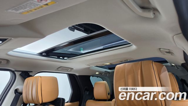 Land Rover Discovery 2019 — photo 17