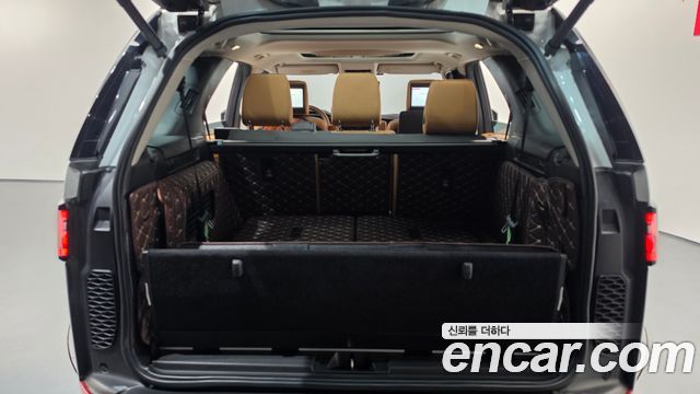 Land Rover Discovery 2019 — photo 20