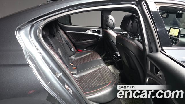 Genesis G70 2018 — photo 18