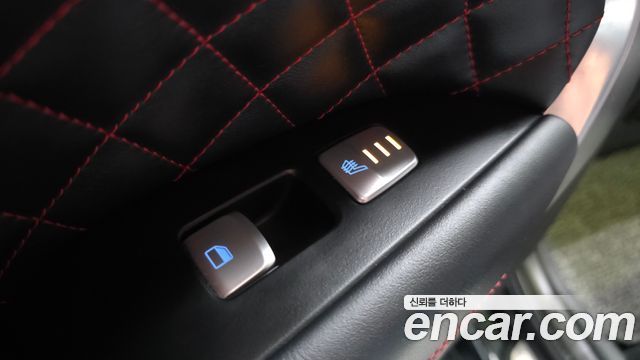 Genesis G70 2018 — photo 25