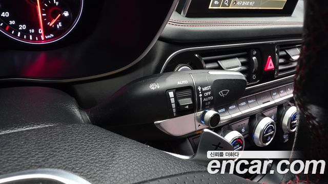Genesis G70 2018 — photo 30