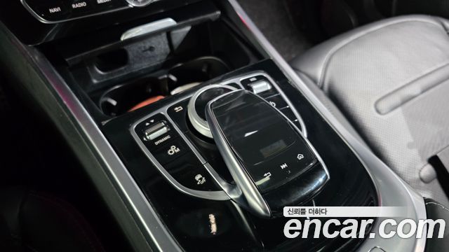 Mercedes-Benz G-Class 2023 — photo 12