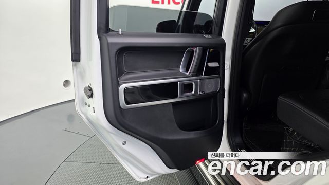 Mercedes-Benz G-Class 2023 — photo 15