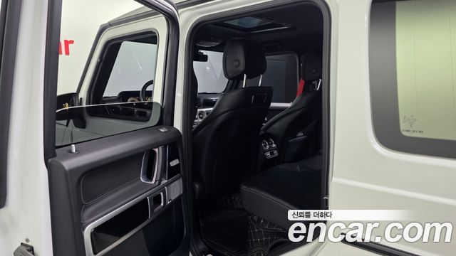 Mercedes-Benz G-Class 2023 — photo 16