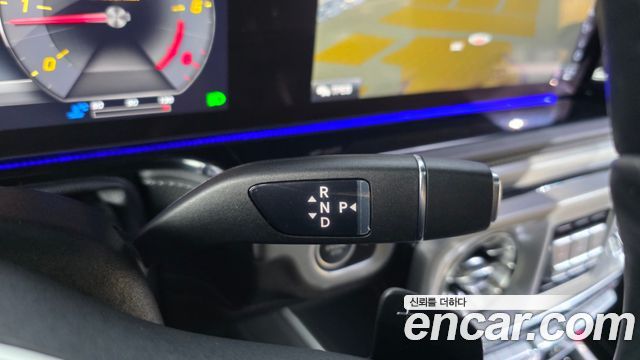 Mercedes-Benz G-Class 2023 — photo 27