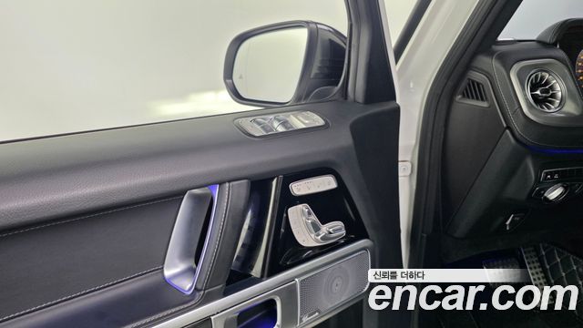 Mercedes-Benz G-Class 2023 — photo 34