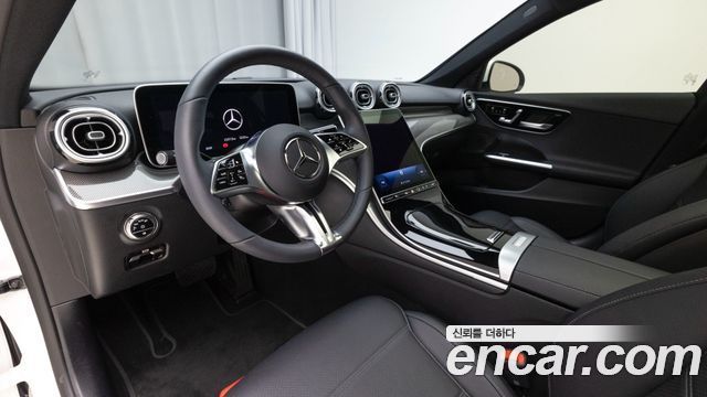 Mercedes-Benz C-Class 2026 — photo 13