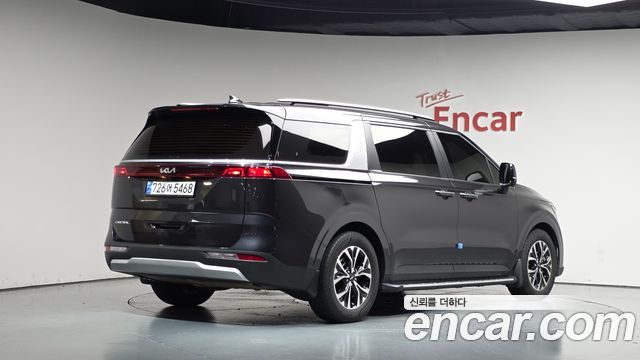 Kia Canival 2023 — photo 2