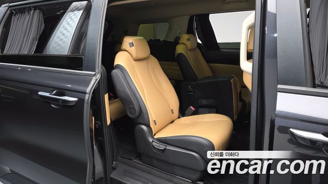 Kia Canival 2023 — photo 17