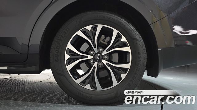 Kia Canival 2023 — photo 7