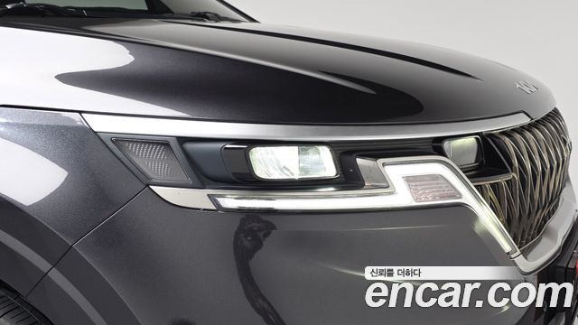 Kia Canival 2023 — photo 8