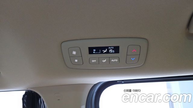 Kia Canival 2023 — photo 30