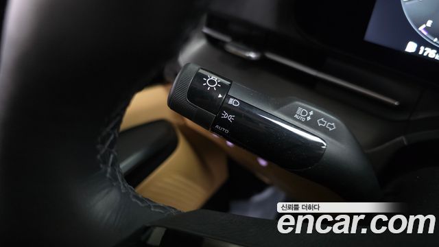 Kia Canival 2023 — photo 32