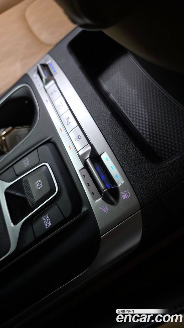 Kia Canival 2023 — photo 33