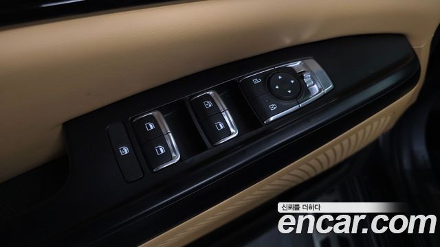 Kia Canival 2023 — photo 35