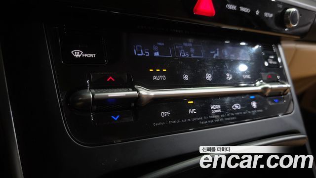 Kia Canival 2023 — photo 37