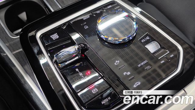 BMW 7-Series 2026 — photo 9