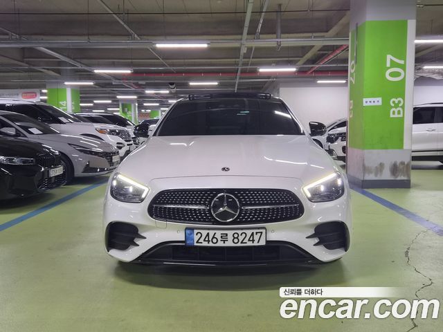 Mercedes-Benz E-Class 2023 — photo 3