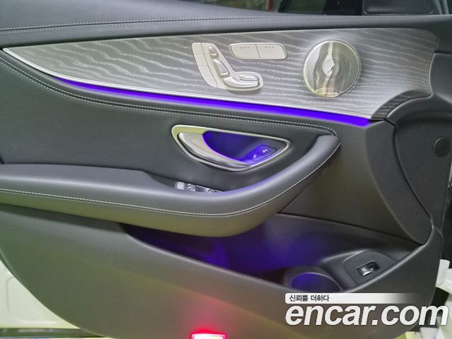 Mercedes-Benz E-Class 2023 — photo 14