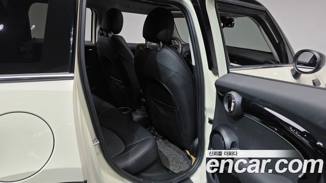 Mini Cooper 2022 — photo 18