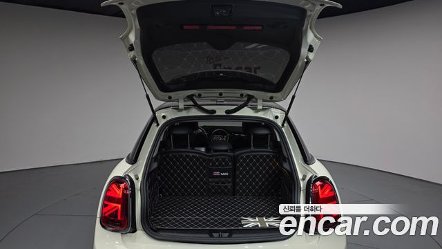 Mini Cooper 2022 — photo 26