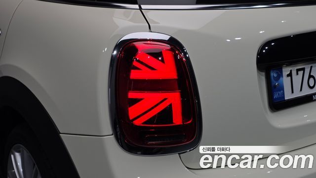 Mini Cooper 2022 — photo 9