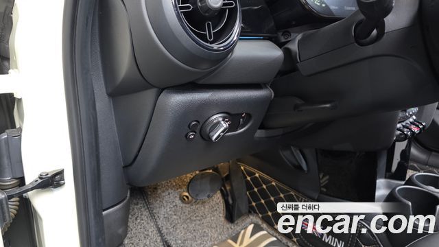 Mini Cooper 2022 — photo 30