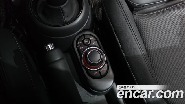 Mini Cooper 2022 — photo 31