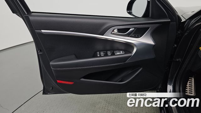 Genesis G70 2018 — photo 14