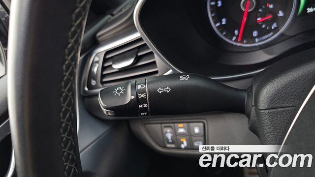 Genesis G70 2018 — photo 28