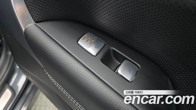 Genesis G70 2018 — photo 33