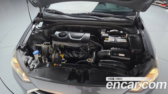 Hyundai AVANTE 2017 — photo 6