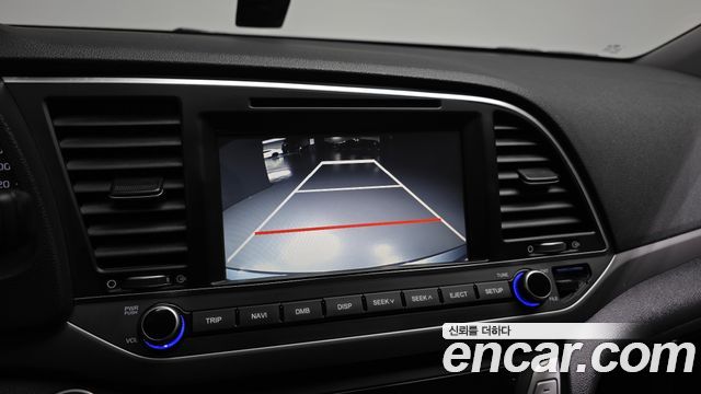Hyundai AVANTE 2017 — photo 21
