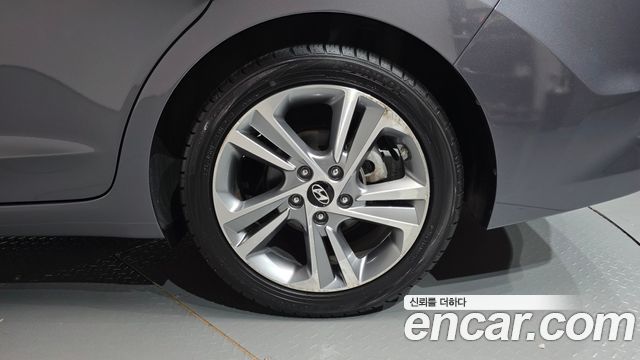 Hyundai AVANTE 2017 — photo 7