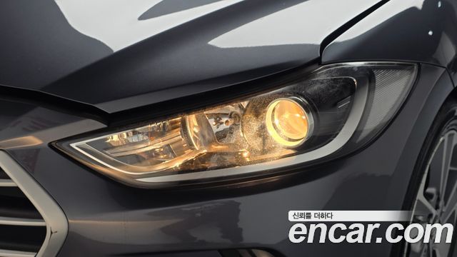 Hyundai AVANTE 2017 — photo 8