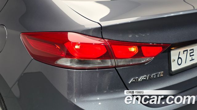 Hyundai AVANTE 2017 — photo 9