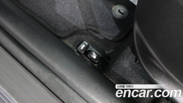 Hyundai AVANTE 2017 — photo 30