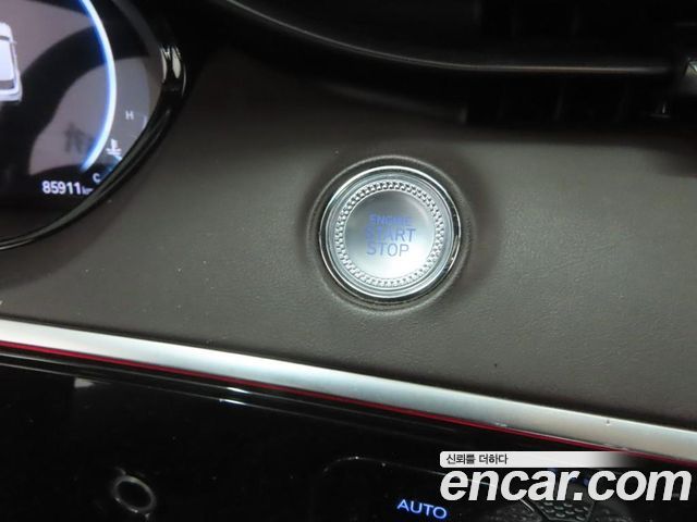 Genesis GV70 2021 — photo 11