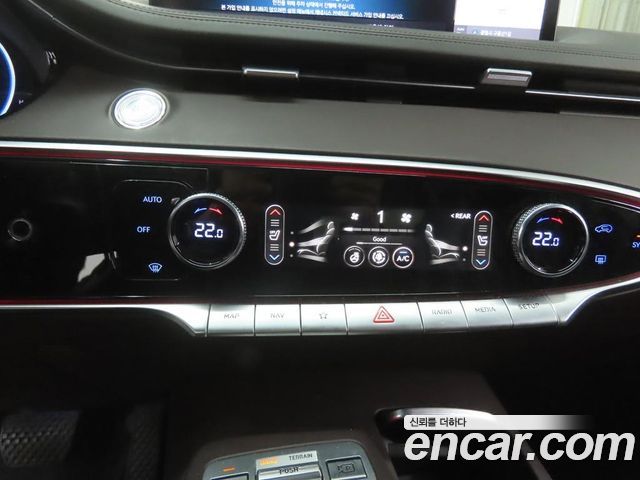 Genesis GV70 2021 — photo 12
